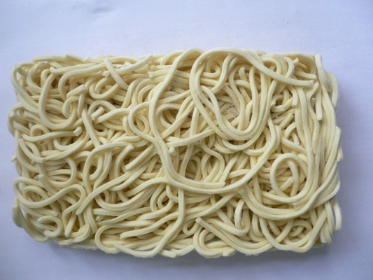 FROZENEN Udon-Nudeln mit Buchweizen im traditionellen japanischen Stil