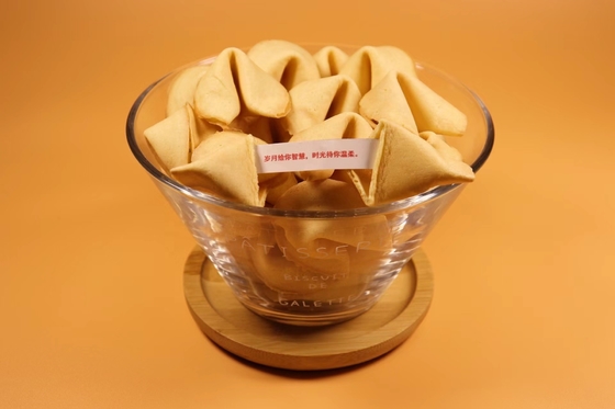 Textur Harte chinesische Süßigkeiten GK Mehl Quadratform Custom Fortune Cookie koreanische Snacks