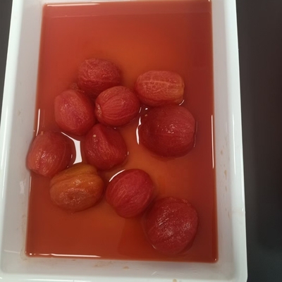 Leckere, süße Tomaten aus frischem Rohmaterial