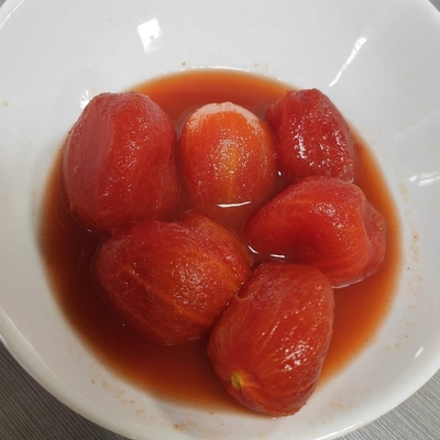 Leckere, süße Tomaten aus frischem Rohmaterial