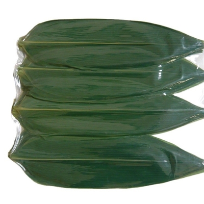Machen Sie leckere Reiskuchen mit Vakuumgepackten Frischen Bambusblättern