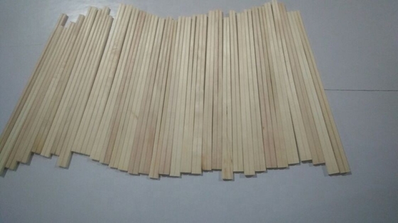 Glatte Oberfläche Biologisch abbaubare Holz-Einwegstangen für nachhaltige Verpackungen